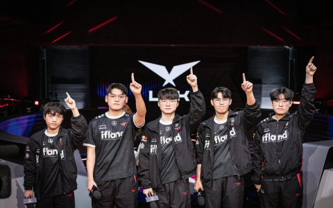 Xem ngay Invictus Gaming vs JD Gaming:  Cuộc đối đầu kinh điển không thể bỏ lỡ!